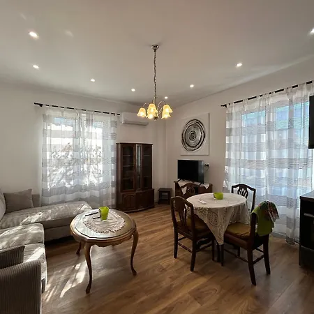 Apartamento Aristocrat With Free Parking