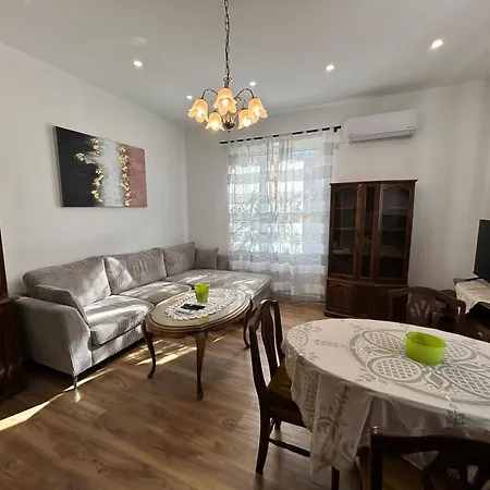 Apartment Aristocrat With Free Parking