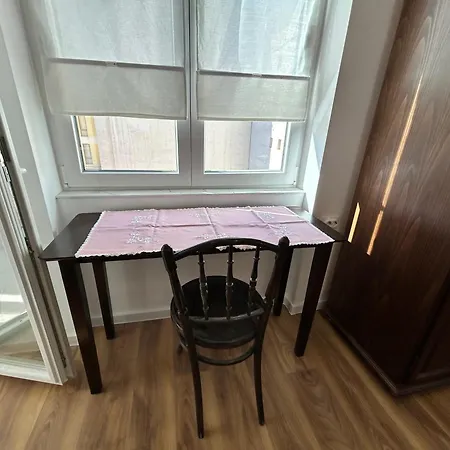 Aristocrat With Free Parking Apartment *