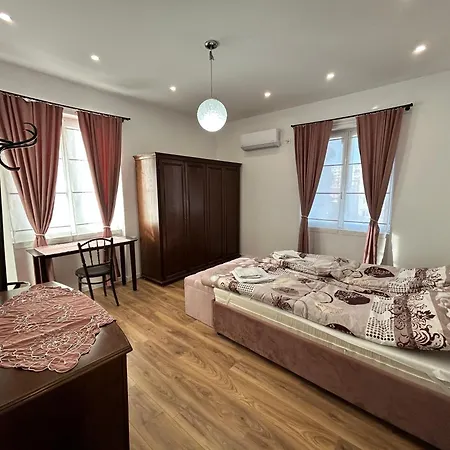 Apartment Aristocrat With Free Parking